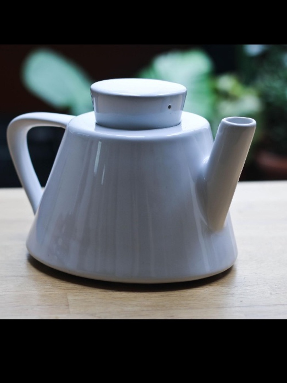 IKEA Varma 90’s White Ceramic Teapot with Lid -  Mint Condition! 1.5L - Picture 15 of 16